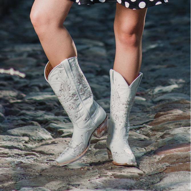 White Rhinestone Cowgirl Boots (Wedding Cowgirl Boots) - Corinne's Boutique