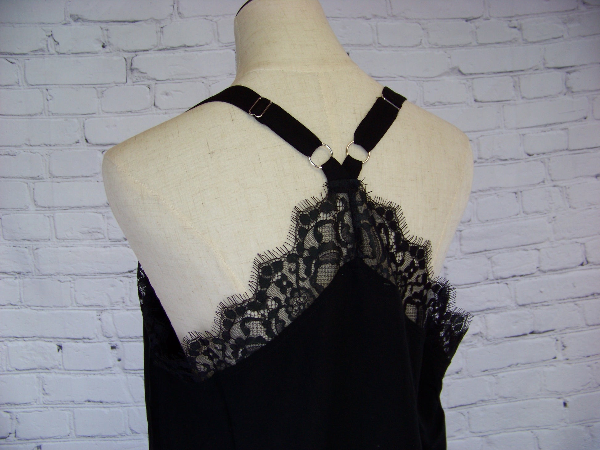 Lace Detail Tank Top - Corinne's Boutique